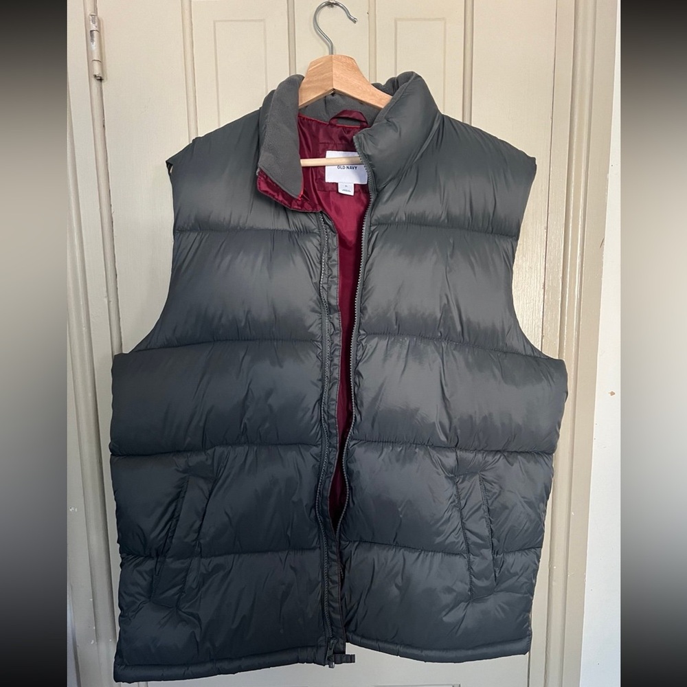 Old navy vest size xl